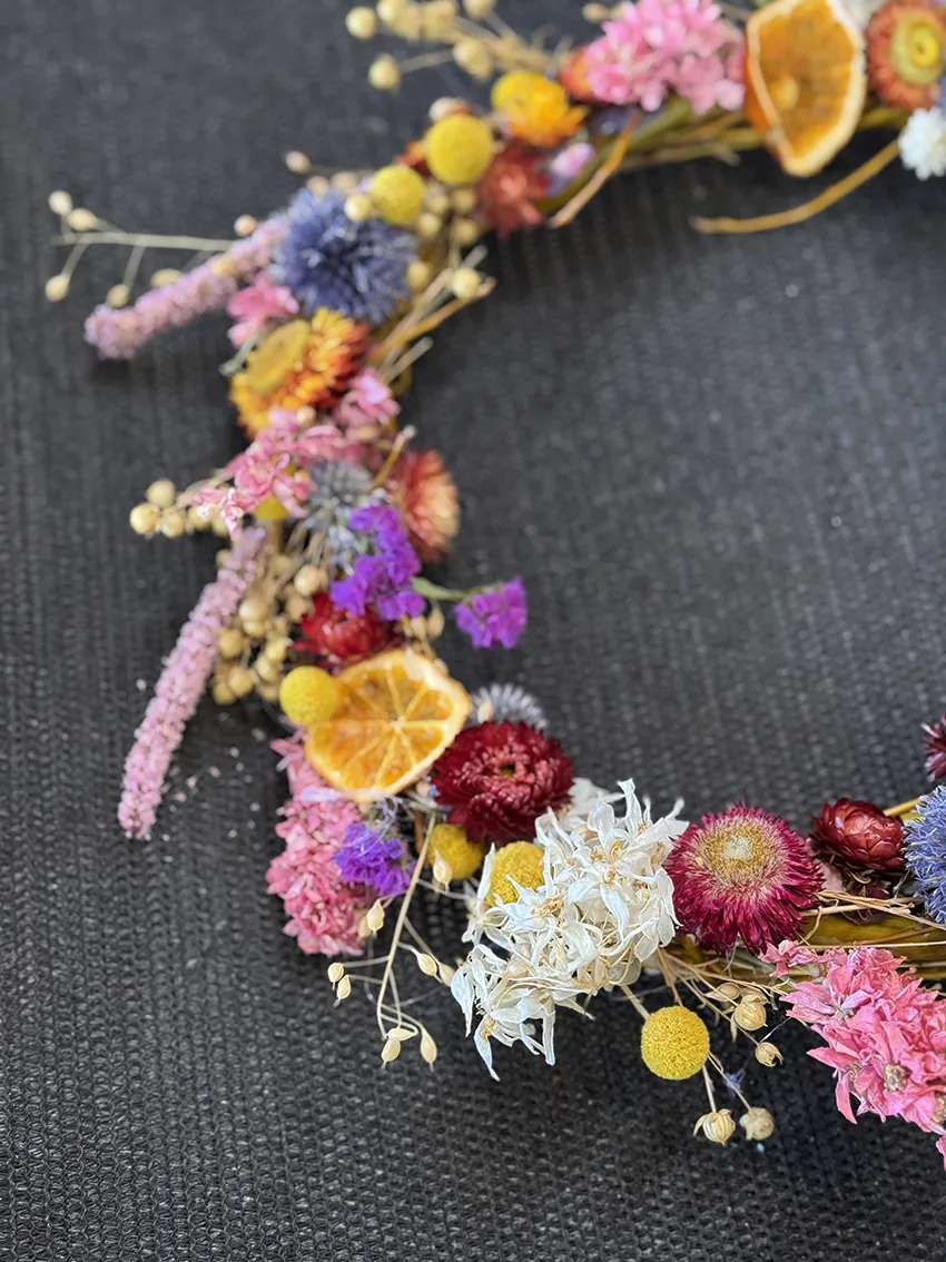 Dried flower make-it-yourself wreath kits