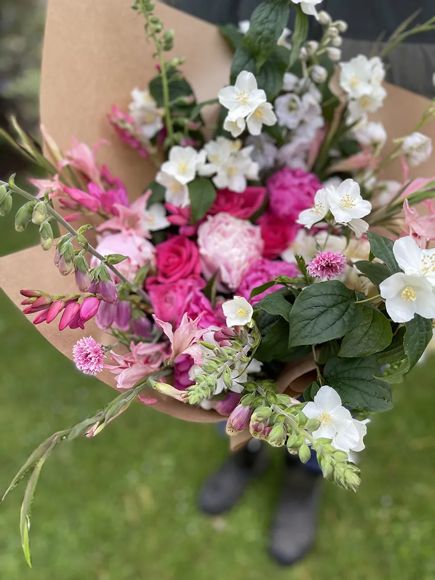 Large Summery arrangement - Image 9