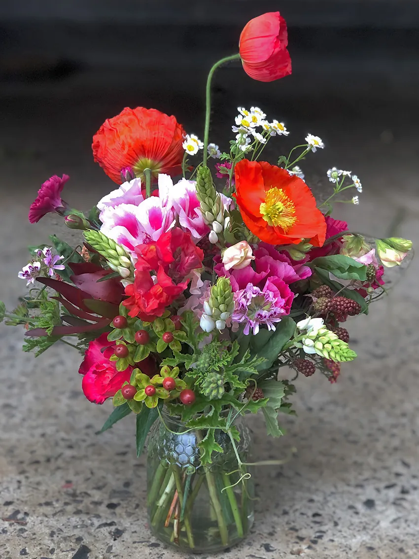 Summer posy in glass vase - Image 11
