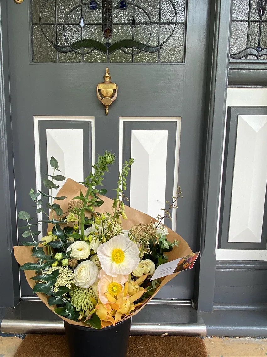 Large Spring arrangement - Image 5